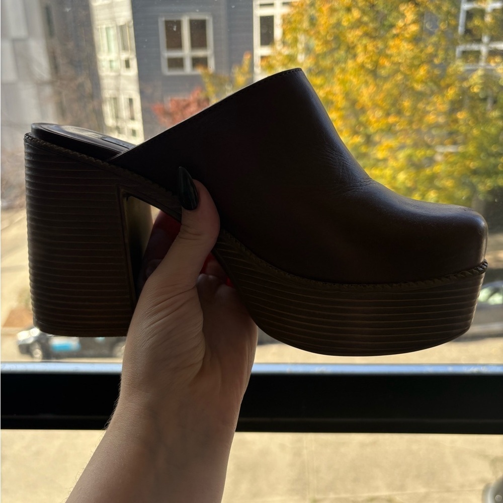 Steve Madden heel